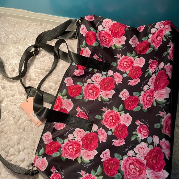 Juicy Couture Travel Bag - Picture 12 of 12